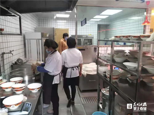 五华区龙翔街道 分类网格化助力餐饮企业垃圾管理